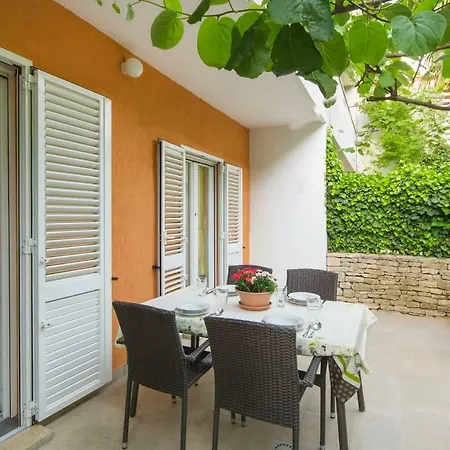 Miro Apartment